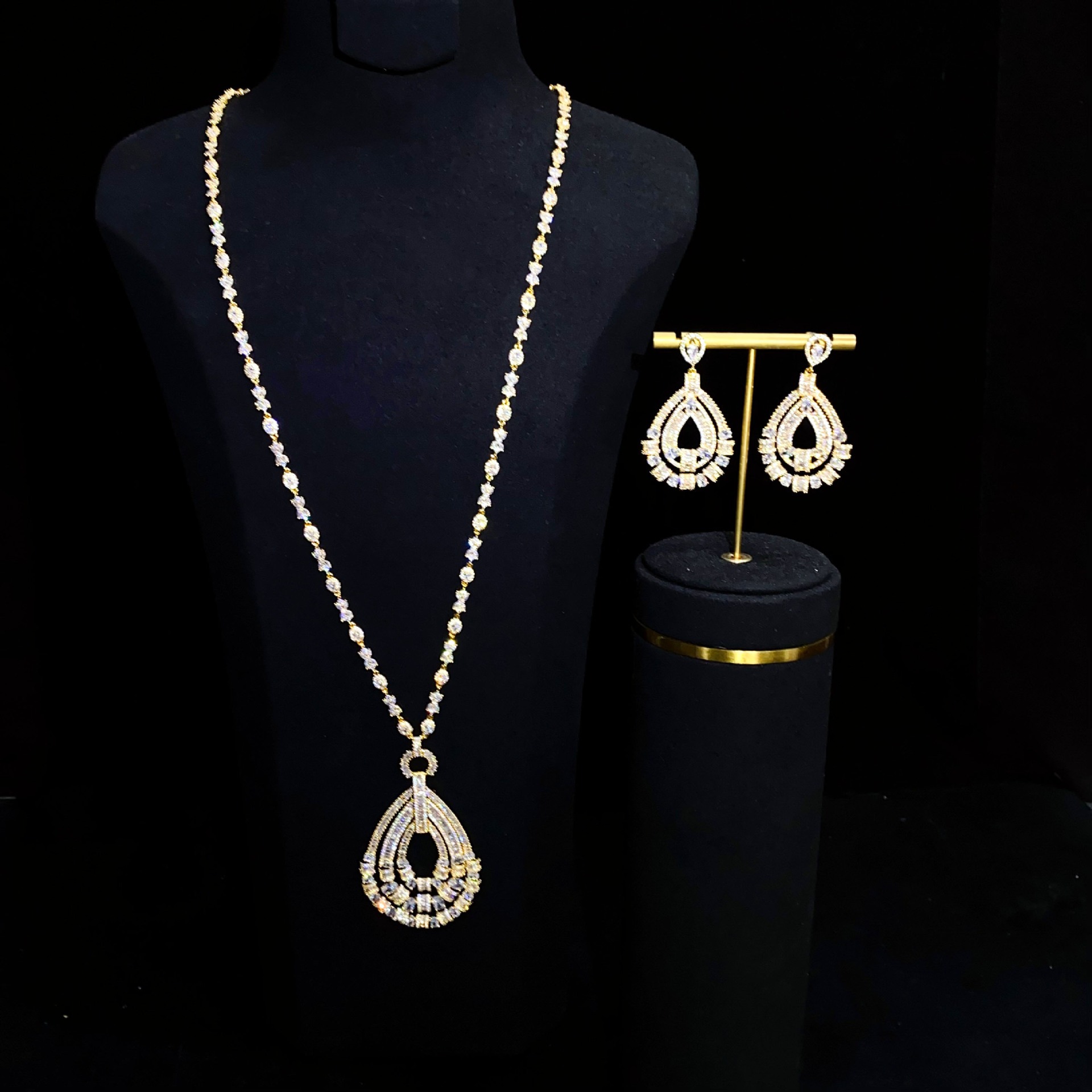 Women Fashion Uae - Luxury UAE Dubai Bridal Jewelry Set