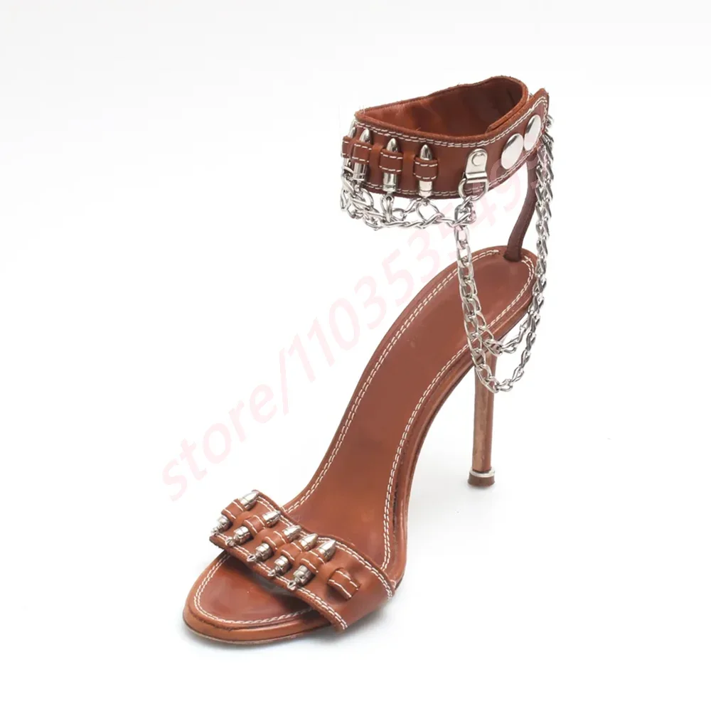 New Catwalk Bullet Chain Roman - đánh giá và giá Women Fashion Trend 2025