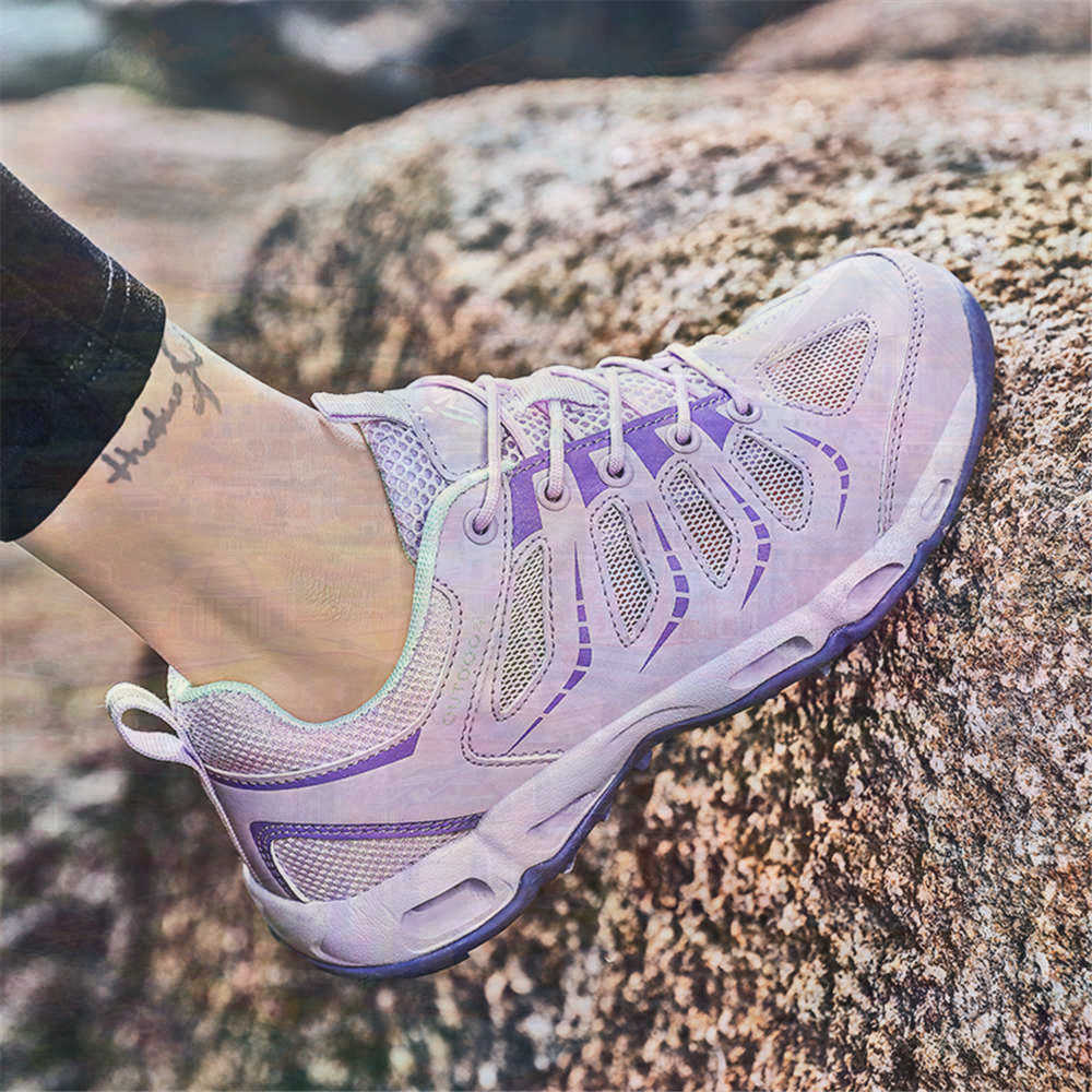 Sumer Round Tip Silver Sneaker - đánh giá và giá Women Fashion Over 40