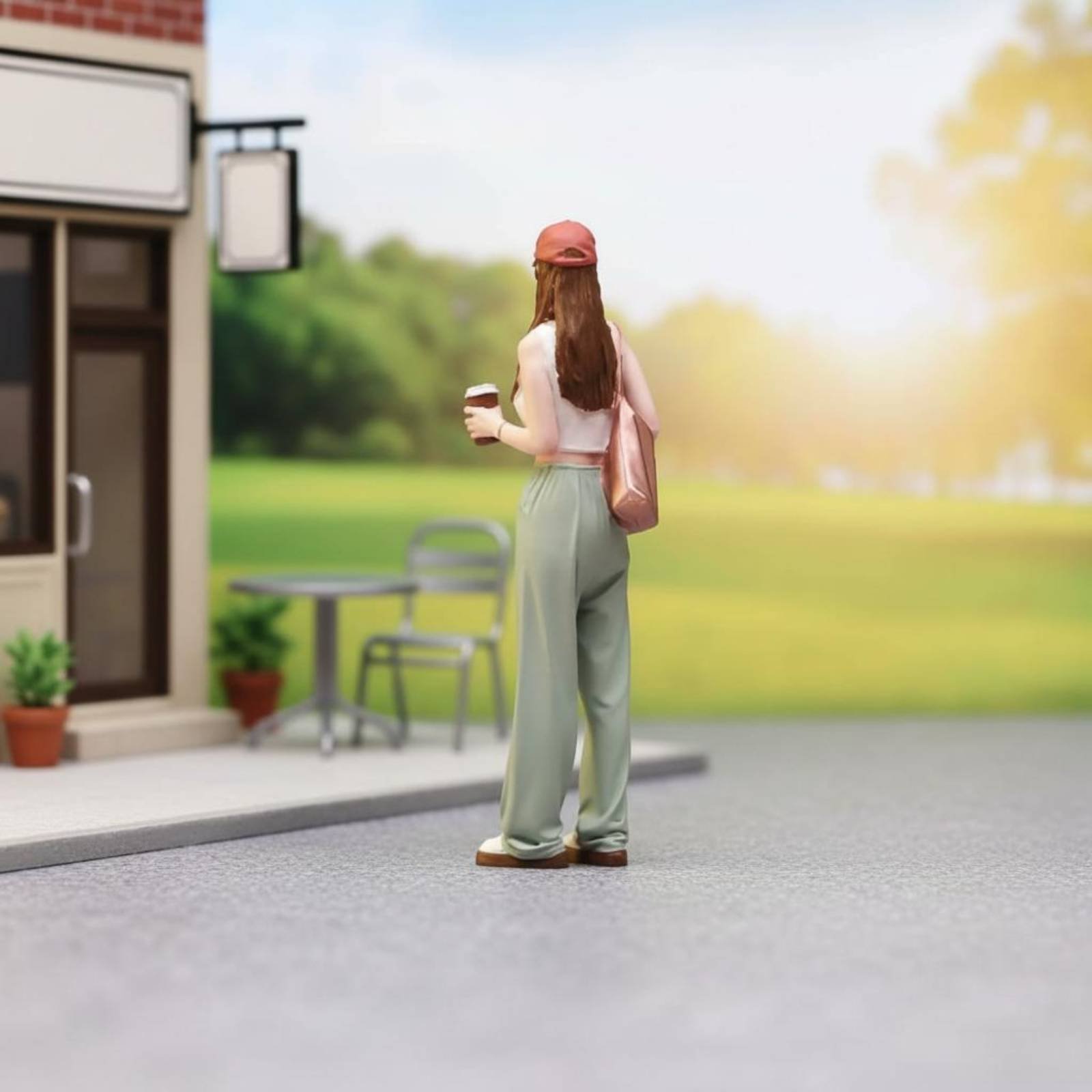 Girl Figure Holding Coffee Col - đánh giá và giá Women Fashion Pose